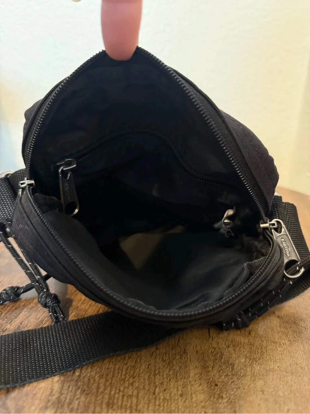 Eastpak Vintage Y2K Black Compact Crossbody Messenger Bag